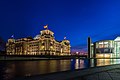26. Balra a Reichstag épülete, jobbra pedig a Paul Löbe-ház a Spree folyóval Berlin központjában (Németország) (javítás)/(csere)