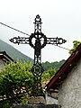 Kreuz über dem Brunnen von Esbareich
