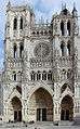 Ecclesia Cathedralis Samarobrivae, Franciae, exemplum praeclarum architectura gothica