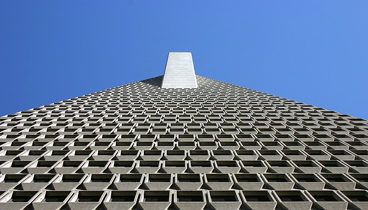 Здание Transamerica Pyramid в Сан-Франциско, Калифорния, США