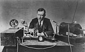 Guglielmo Marconi, inventeur de la radio et de la télégraphie sans fil, prix Nobel en 1909 réalise certaines de ses expériences sur les hauteurs de la Ville.