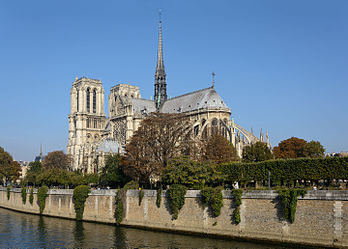 Vista sudeste da Catedral de Notre-Dame de Paris, França. (definição 5 596 × 3 997)