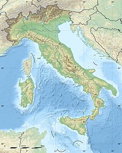 Mapa konturowa Włoch, u góry nieco na lewo znajduje się punkt z opisem „miejsce bitwy”