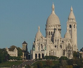 Cimborrio aislado, a derecha, del Sacré-Cœur de Montmartre