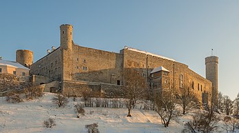 Castelo de Toompea, sede do Parlamento da Estônia. (definição 6 000 × 3 334)