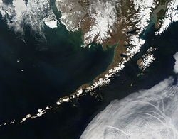 Nasa-Satellietbeeld van die Aleoetiese Eilande en die Alaskaanse Skiereiland