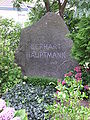 Hauptmanns Grabstein in Kloster auf Hiddensee