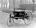 Carl Benz tarafından 1885'te Mannheim'de icat edilmiş, Dünya'nın ilk arabası