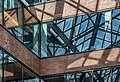 10. A Great Victoria Public Library központi fiókjának sarka az üvegtető árnyékával és tükörképével (Victoria, Brit Columbia, Kanada) (javítás)/(csere)