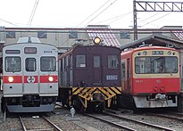 長野電鉄イベント「S11編成＆ED5001形　お別れ会」での展示。左から8500系、ED5000形5001号、10系。