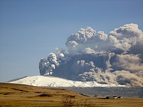 2010-04-17: ash plume from the erupting Eyjafjallajökull 2