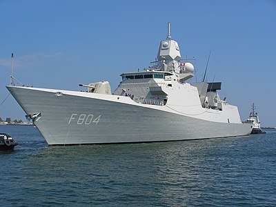 Hollanda Kraliyet Deniz Kuvvetleri'ne bağlı De Zeven Provinciën sınıfı fırkateynin üçüncü gemisi Hr. Ms. De Ruyter (F804)'in NATO tatbikatı sırasındaki bir görünümü (Gdynia, Polonya, 25 Mayıs 2007). (Üreten: Łukasz Golowanow & Maciek Hypś, Konflikty.pl)