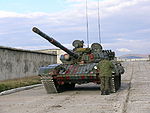 Hệ thống bảo vệ dinamit trên xe tăng T72 của Liên Xô