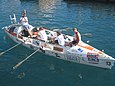 Das mehrsitzige Ruderboot „Pura Vida“ beim Start des Rennens 2007