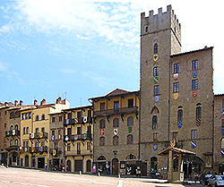 Arezzo fő tere, a Piazza Grande