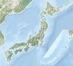 Mapa konturowa Japonii, na dole nieco na lewo znajduje się punkt z opisem „Awaji”