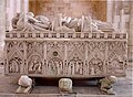 Гробницата на Инес де Кастро (ок. 1358-1367), мрамор, Алкобаса, Португалия.