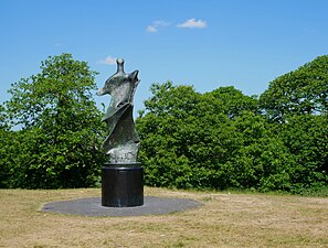 تمثال هنري مور