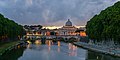 29. Az Angyalhíd (Ponte Sant'Angelo) a Tevere felett a Szent Péter-bazilikával a háttérben, az I. Umberto híd felől szürkületkor fényképezve (Olaszország, Róma) (javítás)/(csere)