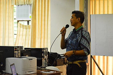 Bong as host at the 10th Bikol Wikipedia Anniversary ADNU