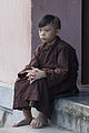 Một chú tiểu tại chùa Thiên Mụ