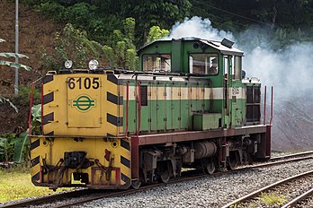 Locomotiva a diesel 6105 da Ferrovia Estatal de Sabá, Malásia (definição 4 408 × 2 939)