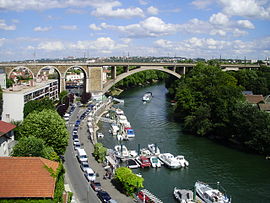 The railway bridge in Nogent-sur-Marne