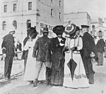 StateLibQld 1 76283 Women at the first state election comparing notes, Brisbane, 1907 , (suffragette movement in Queensland)