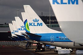 Deretan pesawat KLM di apron