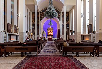 Nave principal da Catedral de São Sarkis, uma igreja apostólica armênia em Teerã, Irã. (definição 5 671 × 3 815)