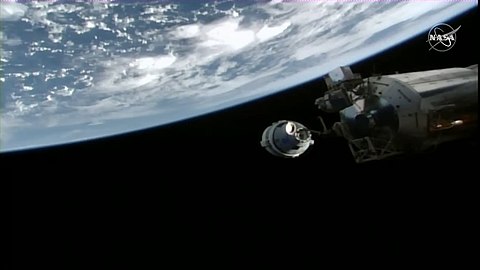 ISSに接近するスターライナー