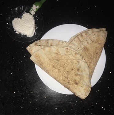 Lebanese bread w cottage cheese