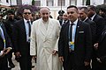Papa Francesco, indossante la greca, si congeda dal personale della Polizia di Stato della Colombia