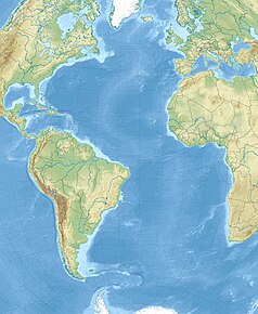 Mapa konturowa Oceanu Atlantyckiego, po prawej nieco na dole znajduje się punkt z opisem „Wyspa Świętej Heleny”