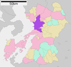 ที่ตั้งของคูมาโมโตะ (เน้นสีม่วง) ในจังหวัดคูมาโมโตะ