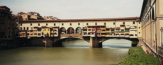 Ponte Vecchio over de rivier de Arno