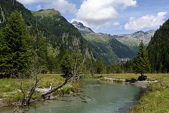 Vista do vale do Seebach e o pico Ankogel (3 252 m) nos Alpes Tauern, próximo a Mallnitz, Caríntia, Áustria. (definição 5 809 × 3 873)