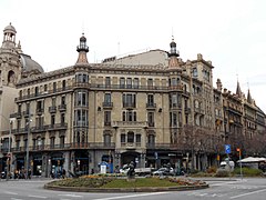 Casa Pia Batlló (1891-1896), de José Vilaseca.