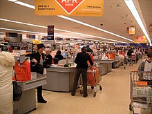 Le casse del supermercato Sainsbury's del Regno Unito.