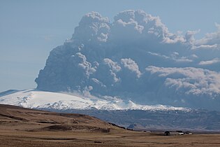 2010-04-17: ash plume from the erupting Eyjafjallajökull 3