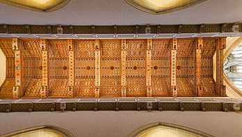 Teto de caixotão mudéjar da nave principal da catedral de Teruel, Aragão, Espanha. Esta peça única pertence ao Patrimônio Mundial da UNESCO da arquitetura mudéjar de Aragão e data do século XIV. Mostra figuras históricas, religiosas, humanas e de animais em estilo gótico (definição 5 476 × 3 112)