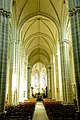 บริเวณกลางโบสถ์ของโบสถ์ Notre-Dame แห่ง Puy-Notre-Dame