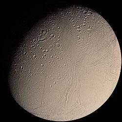 Billede af Enceladus fra rumsonden Voyager 2