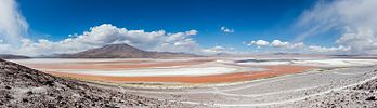Vista panorâmica da Laguna Colorada, situada na Reserva nacional de fauna andina Eduardo Abaroa, Bolívia. (definição 12 638 × 3 618)