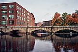 Ndërtesat e vjetra industriale në Tammerkoski Rapids në zemër të qendrës Tampere