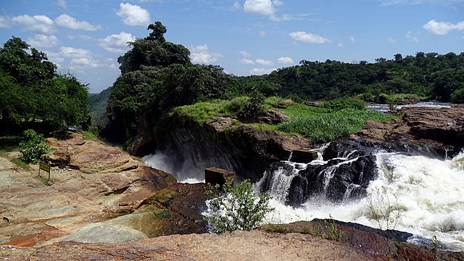 Murchison Falls, top of the falls. Impressive: the water thunders down with great force. Photograph: Susanne Elsig-Lohmann