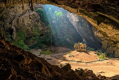 Koninklike pawiljoen in die Phraya Nakhon-grot van die Khao Sam Roi Yot Nasionale Park, Prachuap Khiri Khan-provinsie, Thailand.