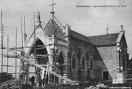 Construction d'une nouvelle chapelle au début des années 1920.