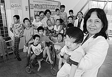 Bambini portatori di handicap in Vietnam, la maggior parte dei quali vittime dell'Agente Orange