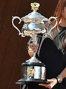 Daphne Akhurst Memorial Cup, trofeo femminile